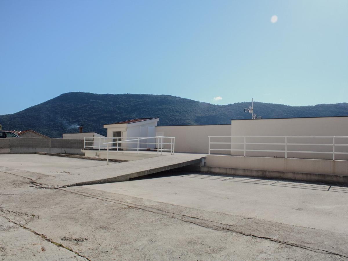 Apartments And Rooms Mato Neum Bagian luar foto