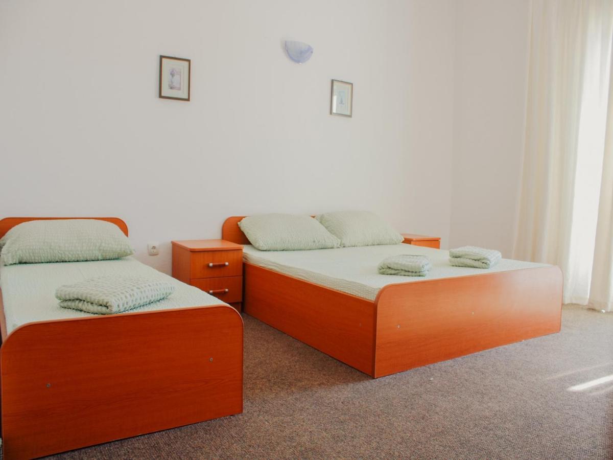 Apartments And Rooms Mato Neum Bagian luar foto